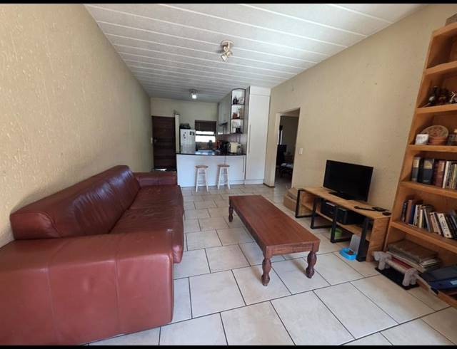 2 BEDROOM APARTMENT FOR SALE IN SUNNINGHILL
